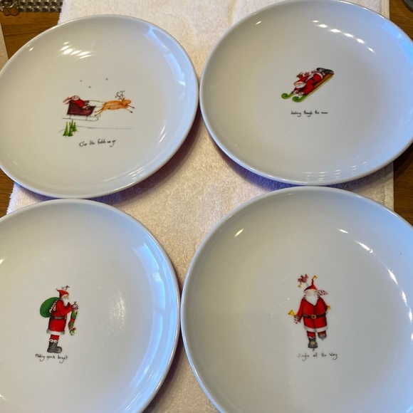 Oneida little St Nick Debbie Taylor Kerman set of 4 plates. NWOT. 7.5 plates - Picture 1 of 6